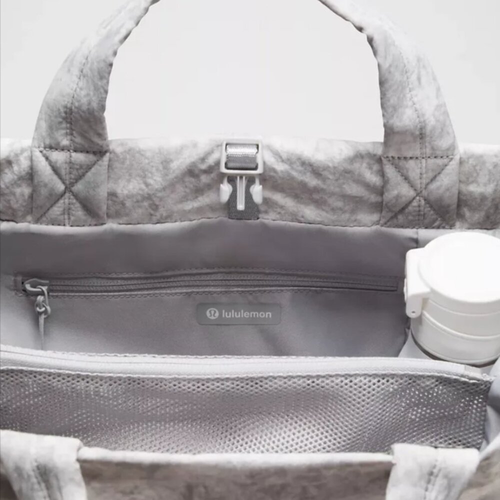 Lululemon On My Level Tote Bag 20L, BNWT - Picture 4 of 5